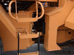 Case 821B