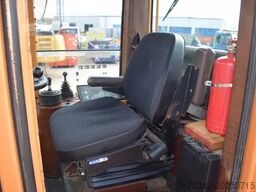 Case 821B