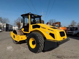 BOMAG BW213 D-5 Walzenzug NEWUERTIG 390h