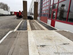 Müller Mitteltal T3  3 Achs Tiefladeranhänger