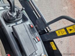 Komatsu WA80M-8