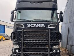 Scania R620 6x2 hooklift truck with Joab hook.