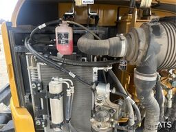 CAT 303.5ECR excavator w/ 2 buckets and tiltrotator –