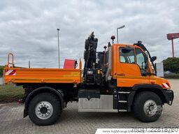 Mercedes-Benz Unimog U 427 mit Hiab Kran