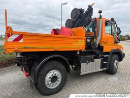 Mercedes-Benz Unimog U 427 mit Hiab Kran
