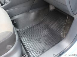 VW Caddy 1. Hand / Klima / Tempomat / FN:54