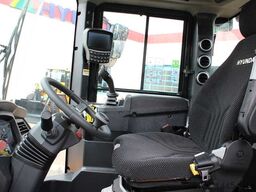 Hyundai HL 955A  Hydr. Schnellw. + Erdschaufel