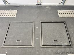 Brian James Race Transporter 7 Autotransporter geschlossen