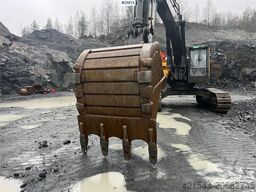 Volvo ec380EL excavator w/ hw undercarriage and toothed