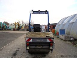 Hamm HD 13 VV mit Splittstreuer