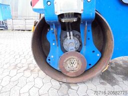 Hamm HD 13 VV mit Splittstreuer