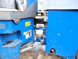 Hamm HD 13 VV mit Splittstreuer