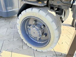 Combilift AISLE MASTER TRIPLEX 8500 FREE LIFT TOP1