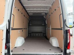 Mercedes-Benz Sprinter 319 CDI 4x4 3665 DISTRONIC AHK LED