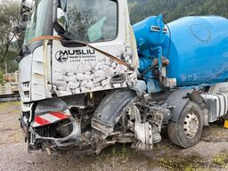 MERCEDES-BENZ Arocs 3240 8X4 BB 9m³ Liebherr unfall