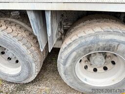 MERCEDES-BENZ Arocs 3240 8X4 BB 9m³ Liebherr unfall