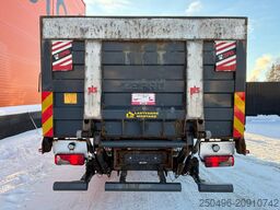 Scania P 320 4x2 HIAB 077B-2 / PLATFORM L=7286 mm