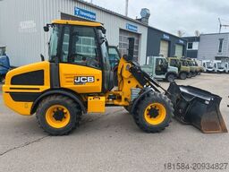 JCB 407