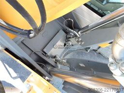 LIEBHERR R956