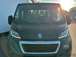 PEUGEOT Boxer DoKa mit Pritsche | Kran | AHK | Klima