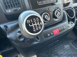 PEUGEOT Boxer DoKa mit Pritsche | Kran | AHK | Klima