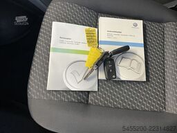 VW Transporter Kombi 2.0 TDI L1H1 140pk DSG Automa...