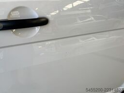 VW Transporter Kombi 2.0 TDI L1H1 140pk DSG Automa...