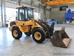 VOLVO L30G