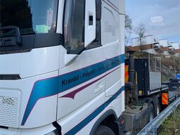Volvo FH500 truck with a 24 t/m Palfinger crane