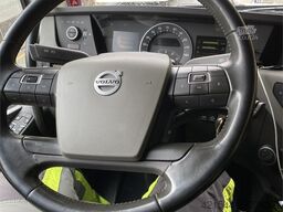 Volvo FH500 truck with a 24 t/m Palfinger crane