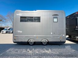  STX Trailer  3-4 Pferde Wohnung, Dusche