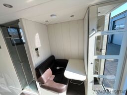  STX Trailer  3-4 Pferde Wohnung, Dusche