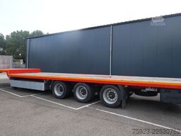 Reistreyler 3 axle semi low loader