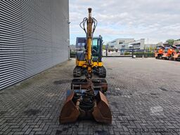 Komatsu PC58 MR-5EO 4 Attechments!