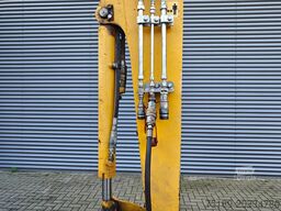 Komatsu PC58 MR-5EO 4 Attechments!