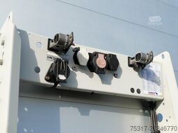 SCHMITZ CARGOBULL SKO 24/DOPPELSTOCK / 2,70/ LIFT nur 154 tsd km