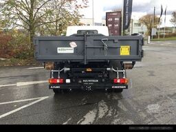 FUSO Canter 7C18 Hyva-Abrollkipper mit Container