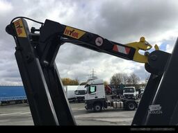 FUSO Canter 7C18 Hyva-Abrollkipper mit Container