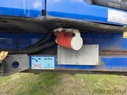 SCHMITZ CARGOBULL Tiefkühler City mit Rolltor, Thermo King SLX 100