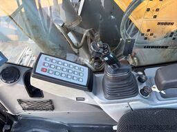 Liebherr R922LC