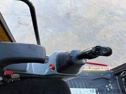 Liebherr R922LC