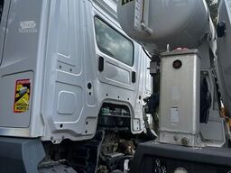 Mercedes-Benz Arocs 3240