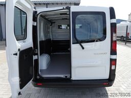 RENAULT Trafic Kasten L1H1 dCi 150 Automatic