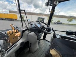 Caterpillar 908M / 2.997h / Gabel / Schaufel