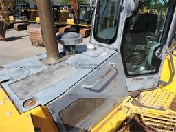 KOMATSU D61PX-15E