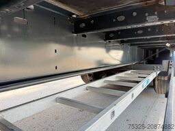 SCHWARZMÜLLER J-Serie 3 Achsen Baustoffpritsche Liftachse