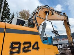 LIEBHERR R 924 LC Schnellwechsler BMT SW2 2x Löffeln