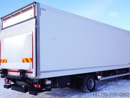 DAF LF 12.210 18-pallet container with tail