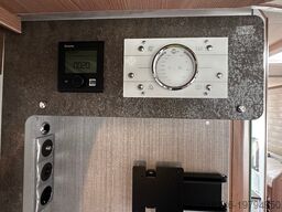 BUERSTNER LYSEO TD 690 G MARKISE / KLIMA /FAHRTRÄ / DAB