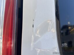 2022 Ford Panama | Manuale | Tetto a soffietto